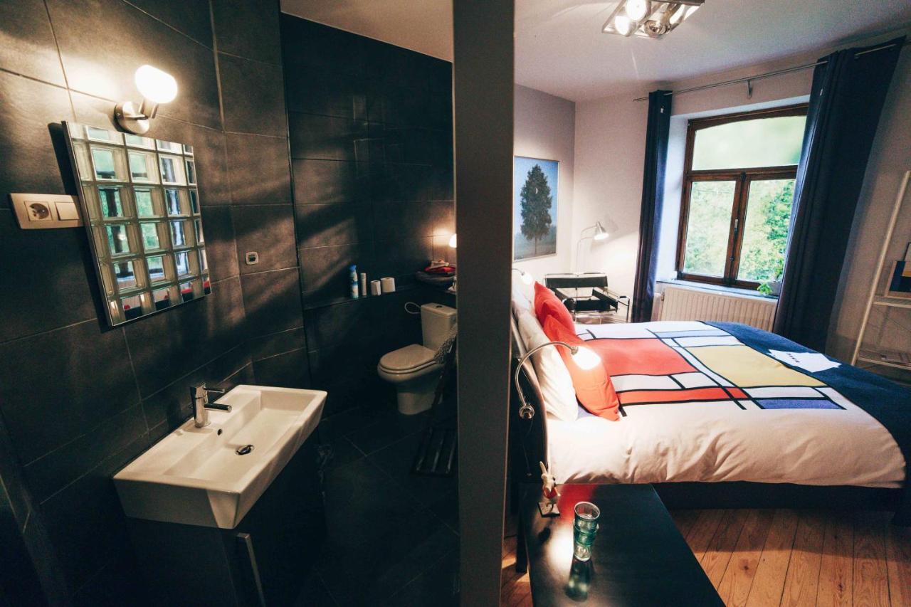 Au Plaisir Hotell Hastiere-par-dela Exteriör bild