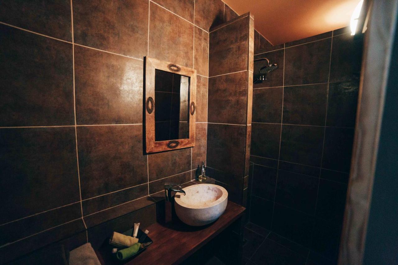 Au Plaisir Hotell Hastiere-par-dela Exteriör bild